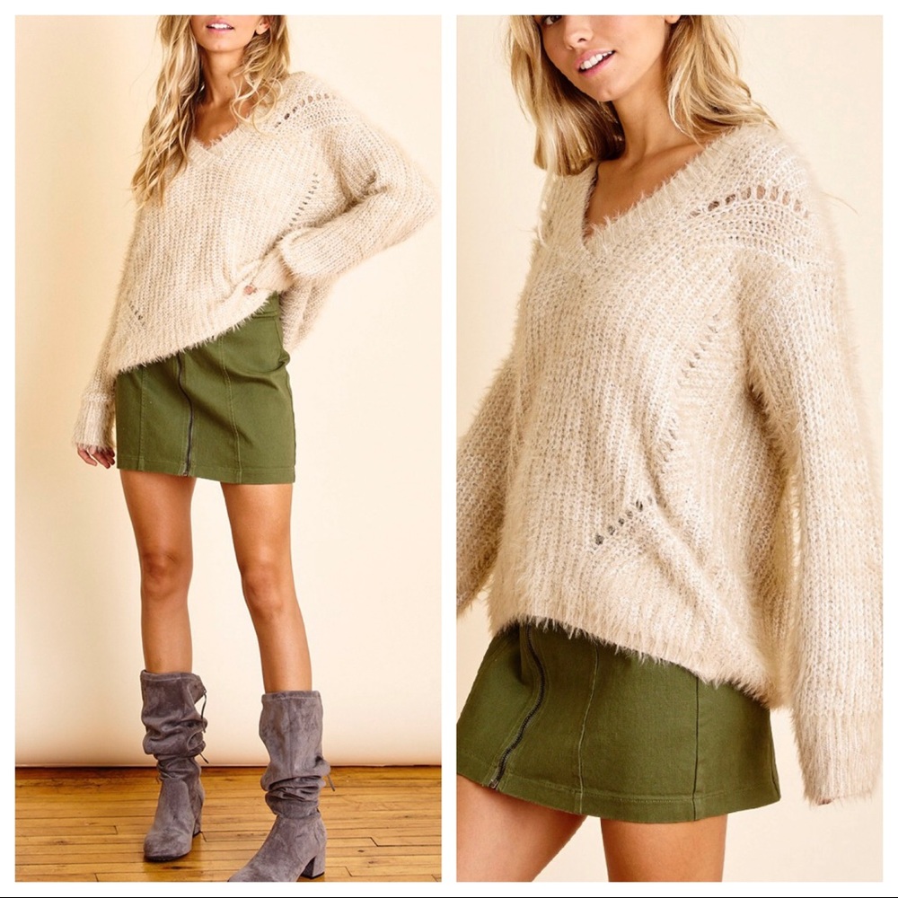 Fashionable chic Fuzzy V neck Sweater - Picture 7 of 7